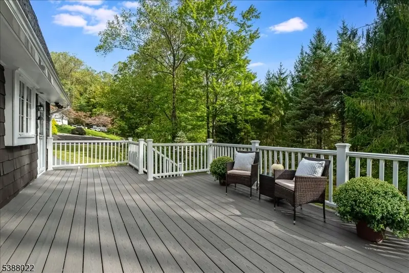 7 Burnett Dr, Chester Township, NJ 07930 - Image #3