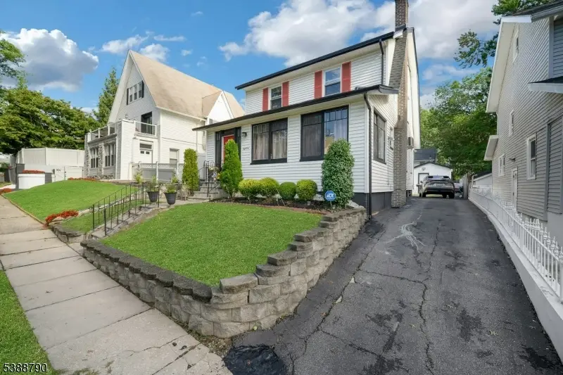 18 Whitman Ave, East Orange, NJ 07017 - Image #3