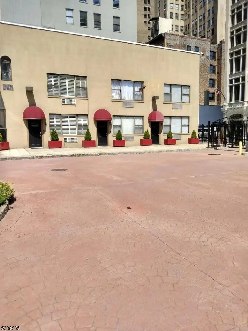 111 Mulberry St #6J, Newark, NJ 07102 - Image #3