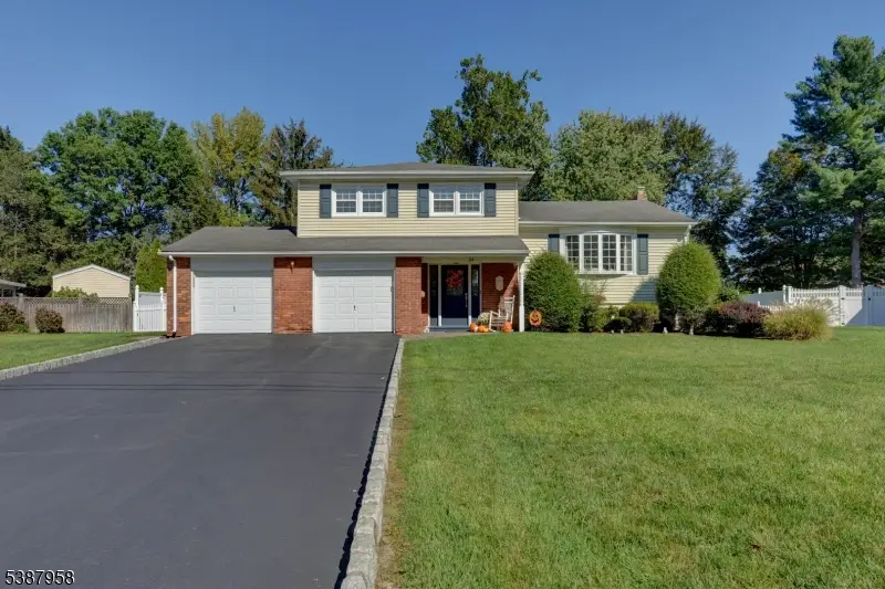 14 Evelyn Pl, Pequannock Township, NJ 07444 - Image #1