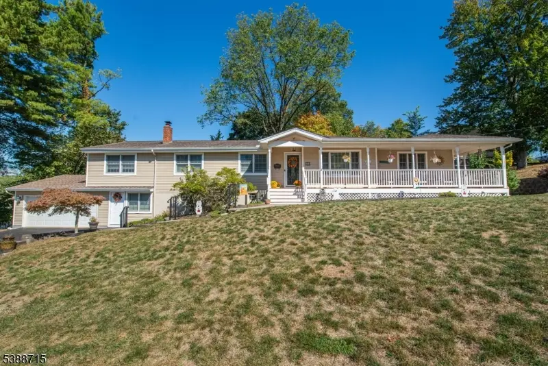 38 Stirling Ln, Wayne, NJ 07470 - Image #1