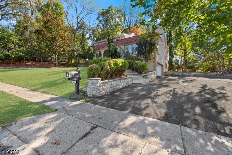 16 Winonah Ave, Wayne, NJ 07470 - Image #2