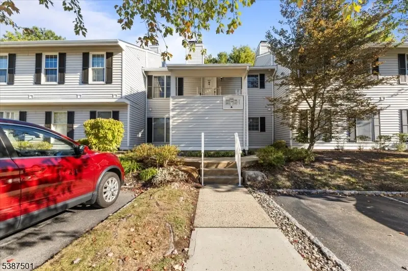 200 Milkweed Ct, Readington Township, NJ 08887 - Image #2