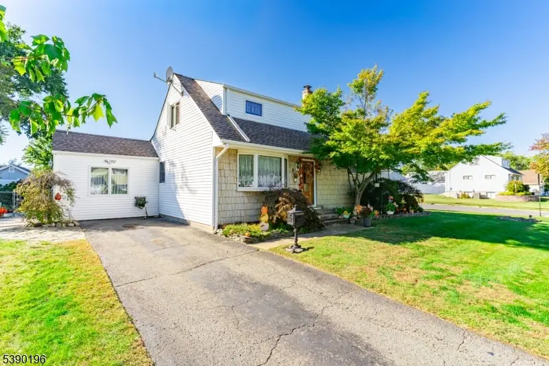 8 Lynn Blvd, Hazlet, NJ 07730 - Image #2