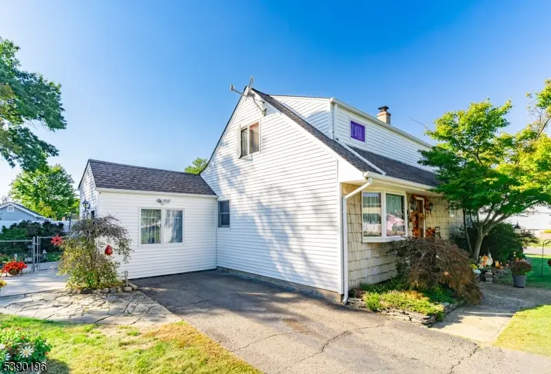 8 Lynn Blvd, Hazlet, NJ 07730 - Image #3