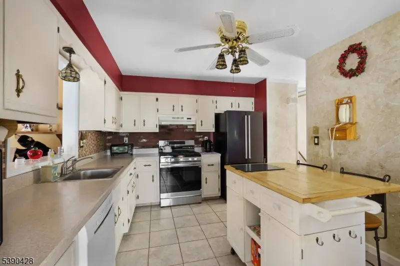 133 Roseville Rd, Byram Township, NJ 07821 - Image #2