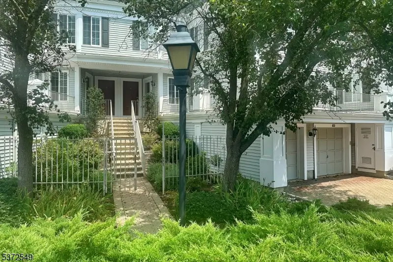 146 Riveredge Dr, Chatham Township, NJ 07928 - Image #3