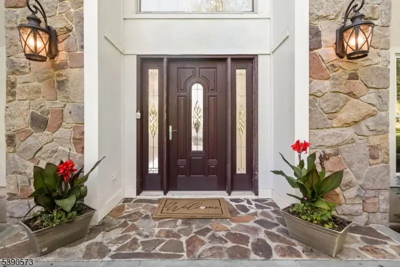 10 Blue Cliff Dr, Clinton Township, NJ 08833 - Image #3