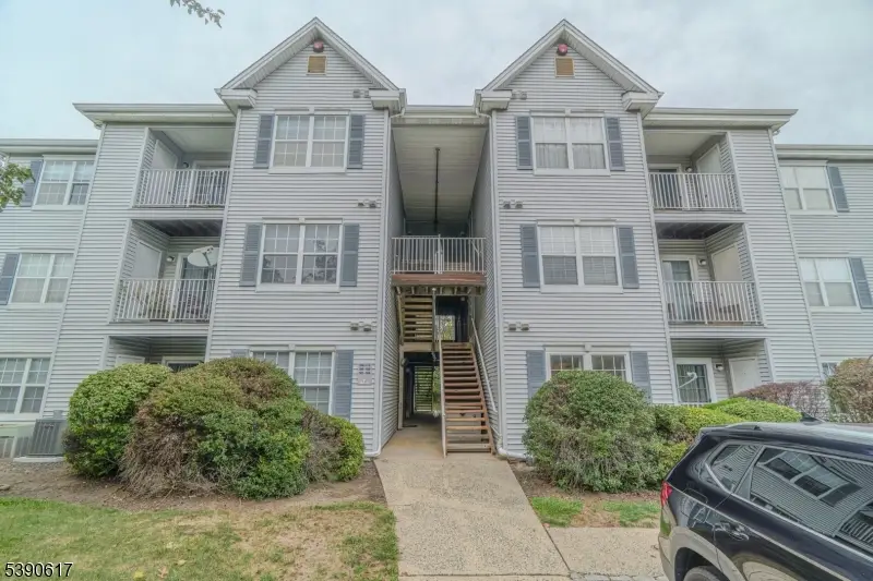 504 Stratford Pl #504, Martinsville, NJ 08805 - Image #2