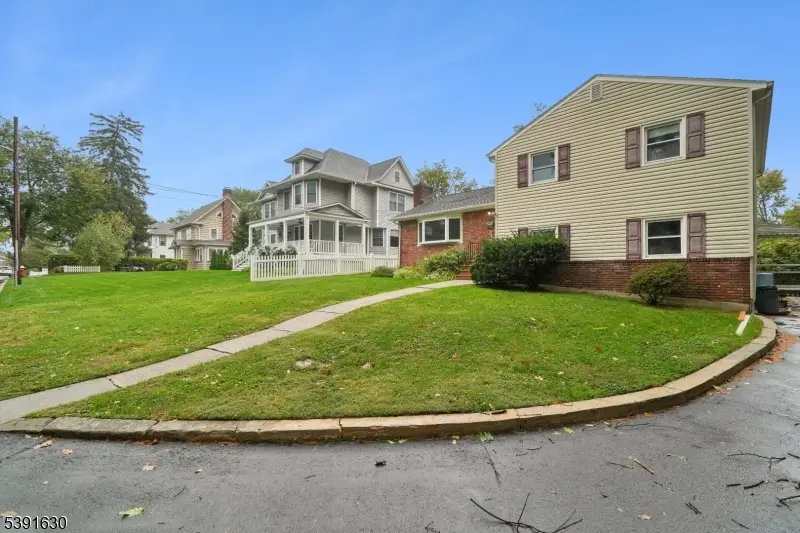 2 Pine St, Cranford, NJ 07016 - Image #2