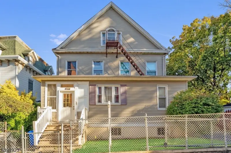 131 Park Pl, Passaic, NJ 07055 - Image #1
