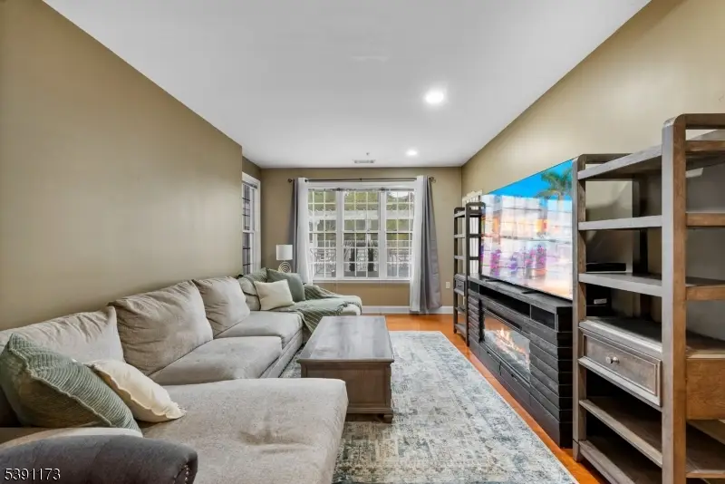 7110 Coventry Ct, Riverdale, NJ 07457 - Image #2