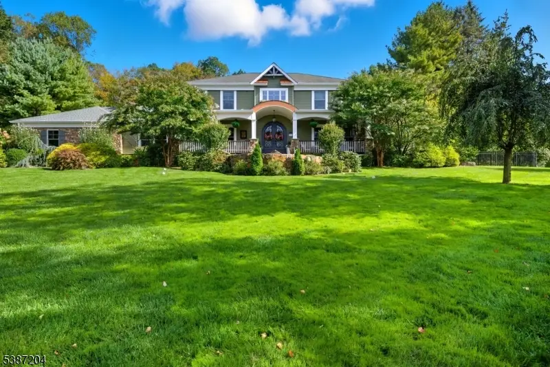 38 Old Farmstead Rd, Chester Township, NJ 07930 - Image #2
