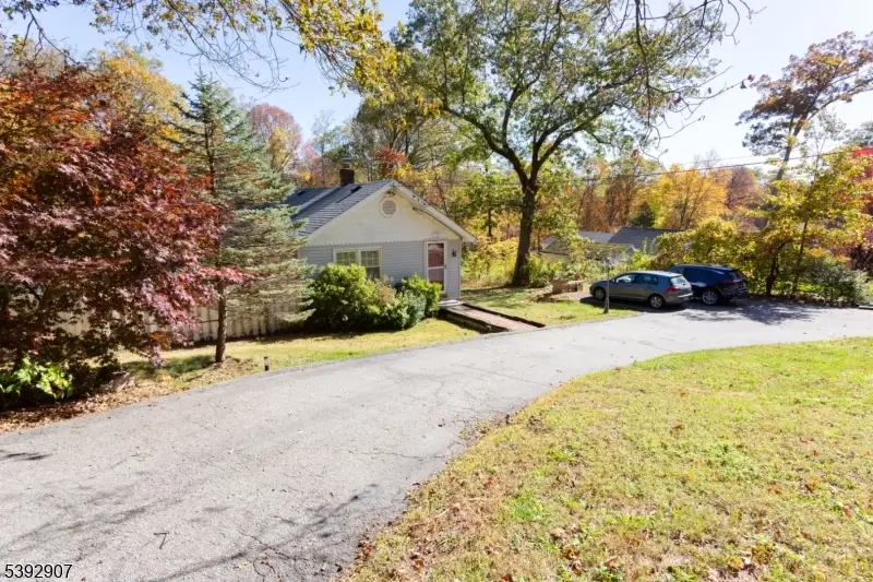 318 Germantown Rd, Macopin, NJ 07480 - Image #2
