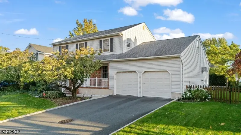 132 Harris Ave, Middlesex, NJ 08846 - Image #2