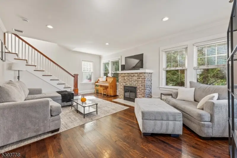 355 Hemlock Ave, Garwood, NJ 07027 - Image #3