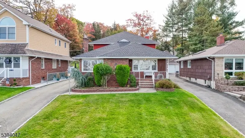 96 Lower Notch Rd, Little Falls, NJ 07424 - Image #2