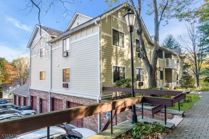 2 A Foxwood Dr #A, Morris Plains, NJ 07950 - Image #2