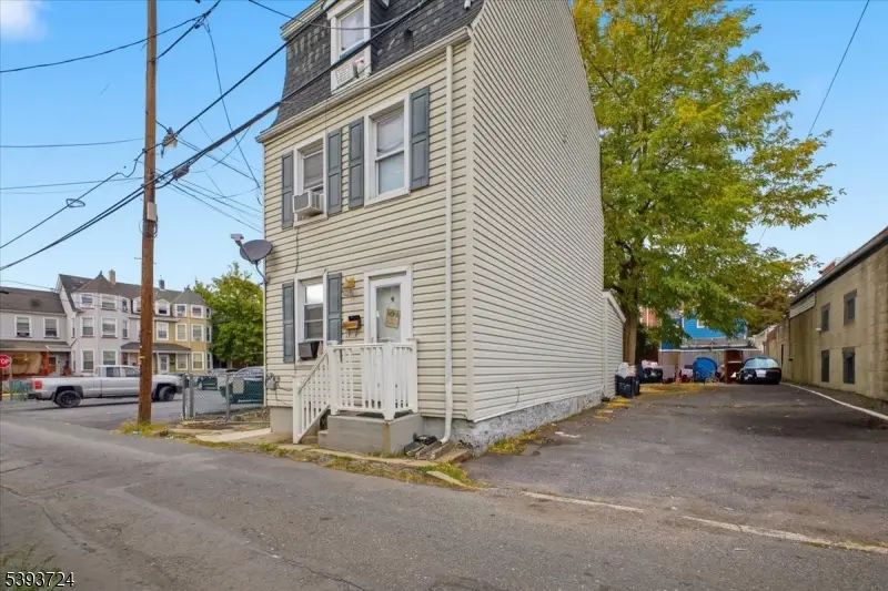 38 Fox St, Phillipsburg, NJ 08865 - Image #1