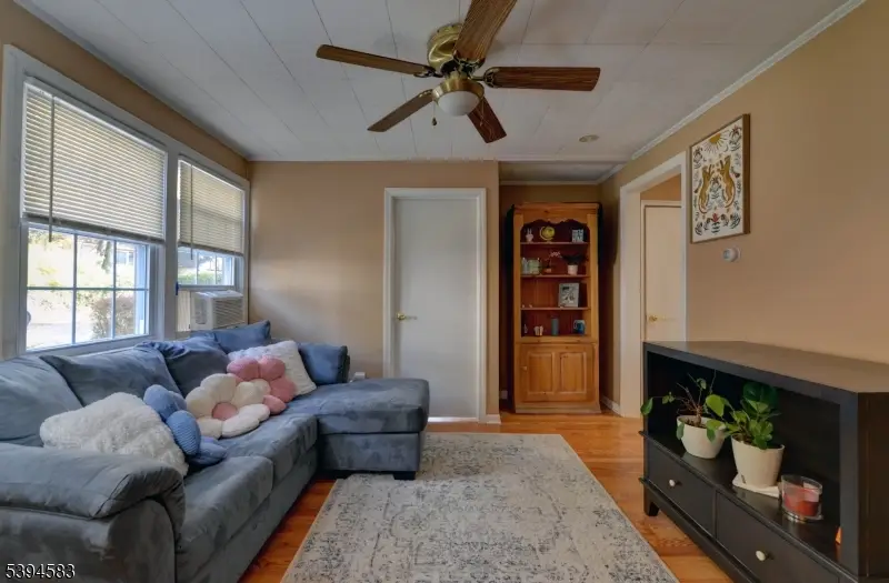 332 Elmira Trl, Hopatcong, NJ 07843 - Image #3