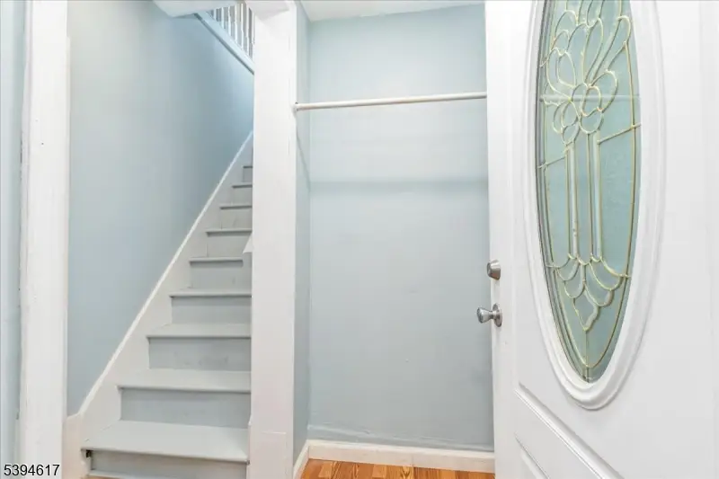 16 Hinsdale Pl, Newark, NJ 07104 - Image #2