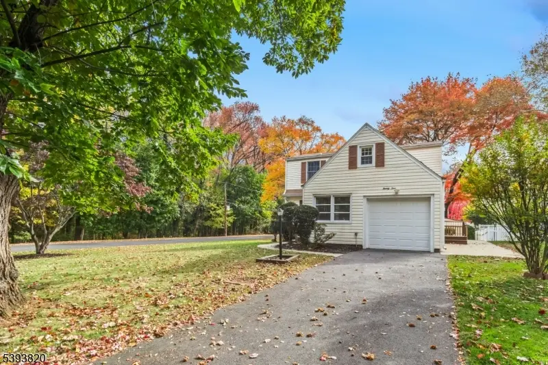 24 Oneida Pl, Cranford, NJ 07016 - Image #2