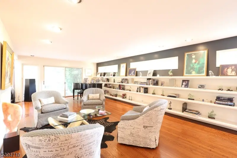 304 Barringer Ct, West Orange, NJ 07052 - Image #3