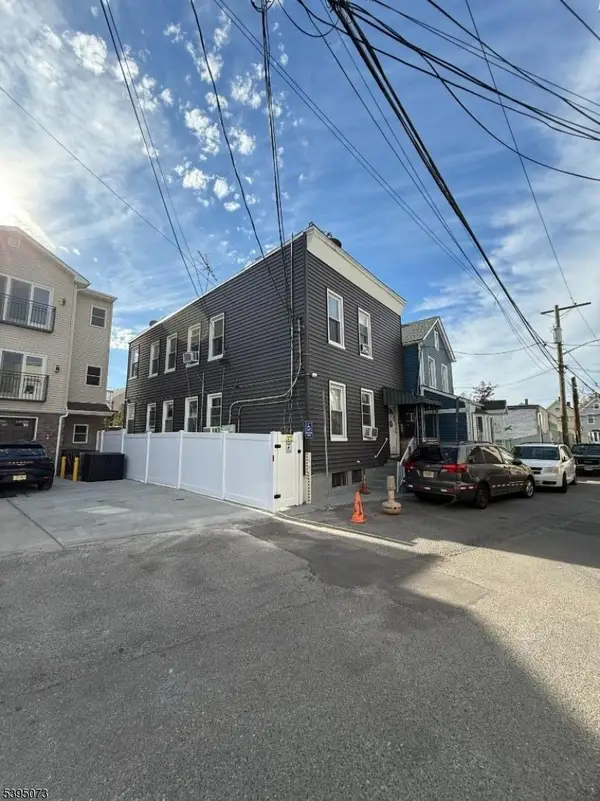 11 Merchant Pl, Newark City, NJ 07105