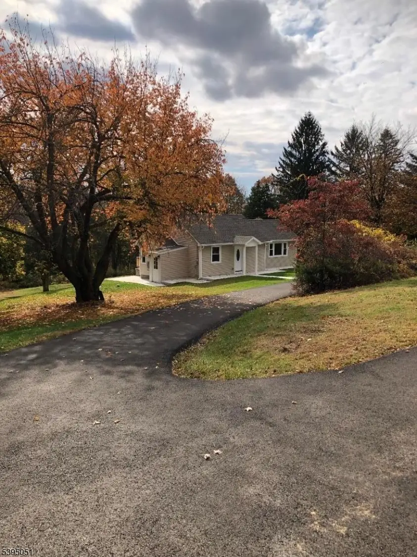 5 Warren Ln, Liberty, NJ 07838 - Image #2