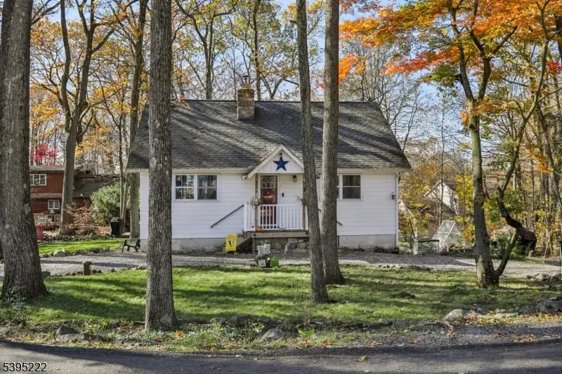 10 Anawa Rd, Highland Lakes, NJ 07422 - Image #3