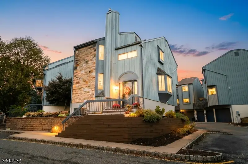 29 Trafalgar Ct, Washington, NJ 07840 - Image #1