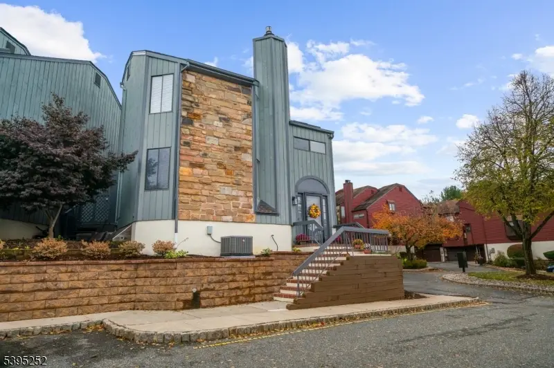 29 Trafalgar Ct, Washington, NJ 07840 - Image #3