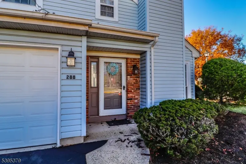 288 Waterlou Ct, Franklin Township, NJ 08873 - Image #3