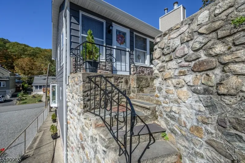 33 Shore Rd, Lake Hopatcong, NJ 07849 - Image #2