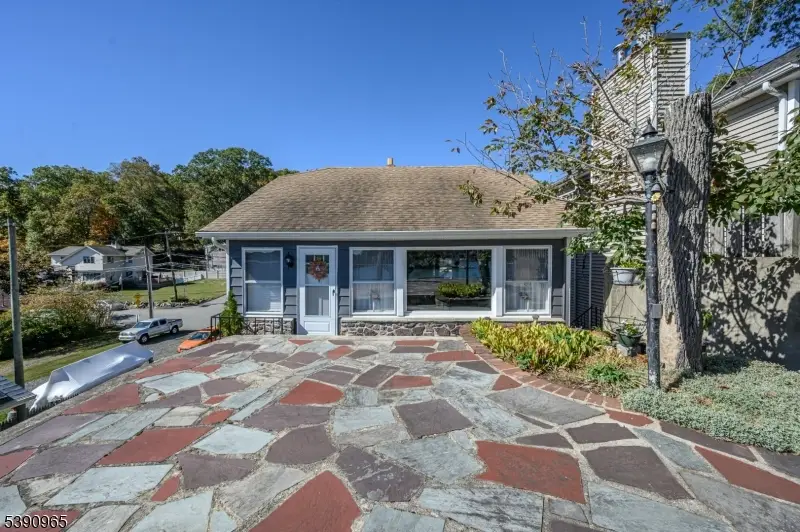 33 Shore Rd, Lake Hopatcong, NJ 07849 - Image #3