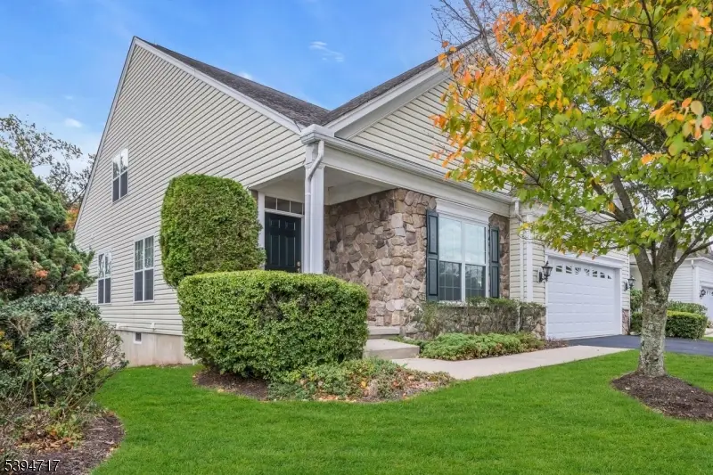 468 Crossfields Ln, Franklin Center, NJ 08873 - Image #1