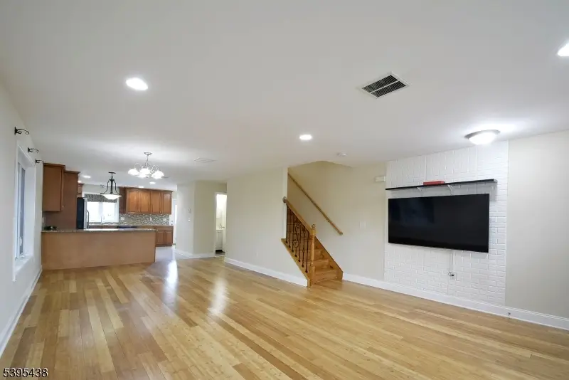 12 Pulaski Pl, Hackensack, NJ 07601 - Image #2