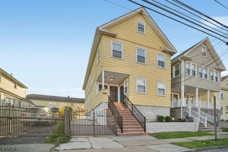 648 Myrtle St, Elizabeth, NJ 07202 - Image #1