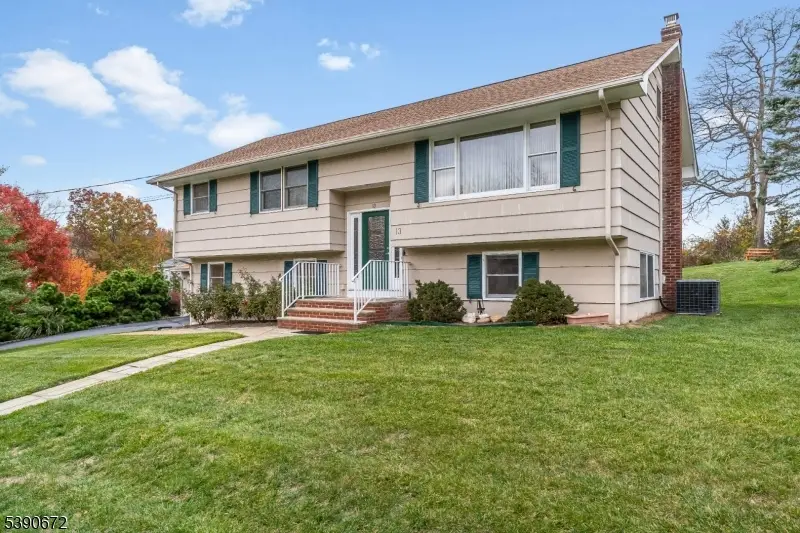 13 Glutting Pl, East Hanover, NJ 07936 - Image #1