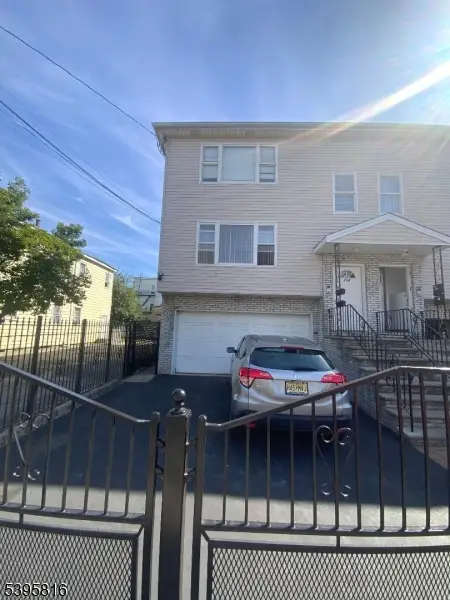 208 Erie St, Elizabethport, NJ 07206 - Image #1