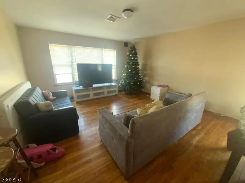 208 Erie St, Elizabethport, NJ 07206 - Image #2