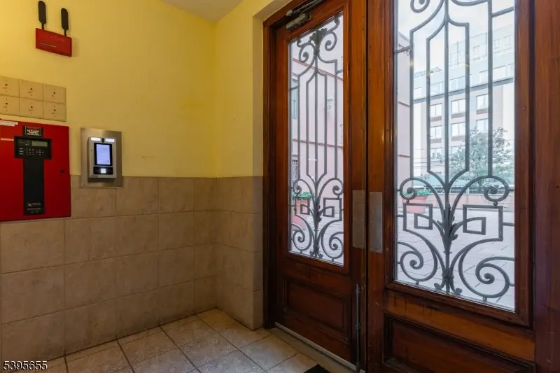 85 Broadway, Jersey City, NJ 07306 - Image #2