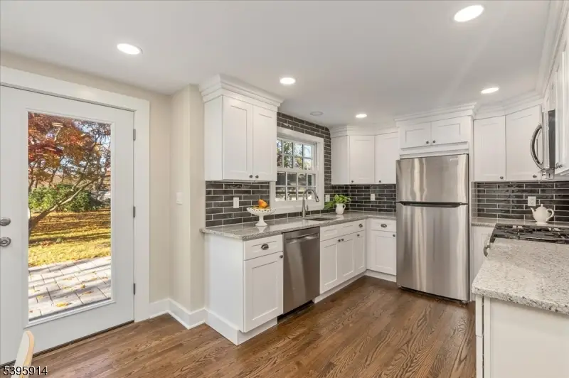 864 Valley Rd, Long Hill, NJ 07933 - Image #2