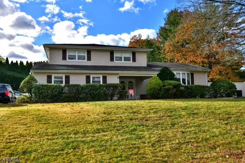 63 Eleron Pl, Wayne, NJ 07470 - Image #1