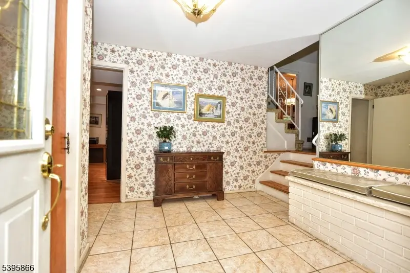 63 Eleron Pl, Wayne, NJ 07470 - Image #3