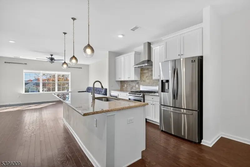 67 Grabowski Dr, Parlin, NJ 08859 - Image #2