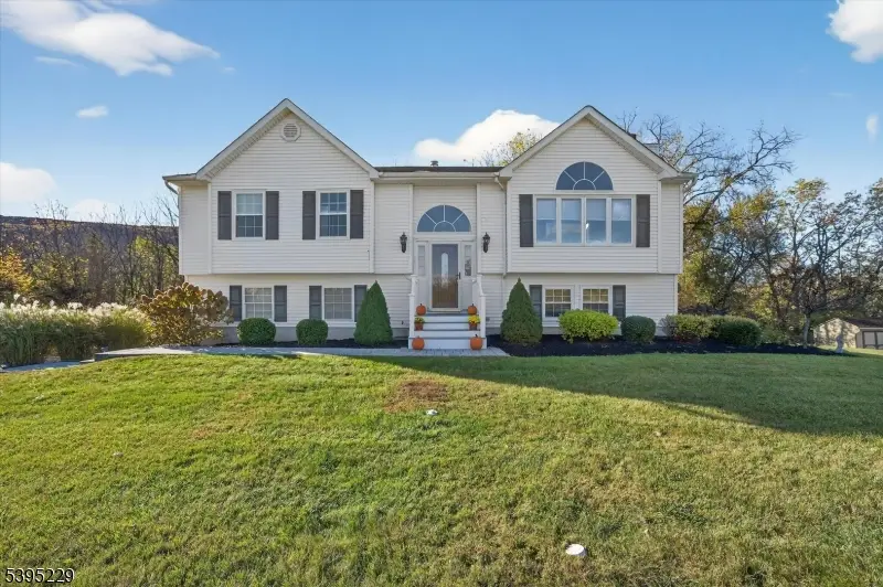 6 Meadowbrook Way, Vernon, NJ 07462 - Image #1