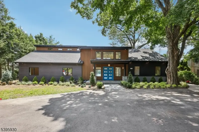 12 Rocky Pt Rd, Hewitt, NJ 07421 - Image #1