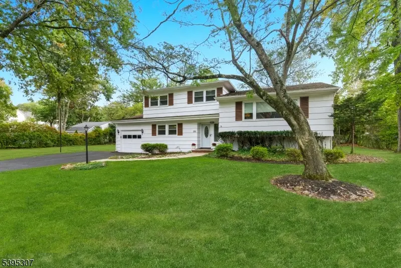 2286 Stocker Ln, Scotch Plains, NJ 07076 - Image #3