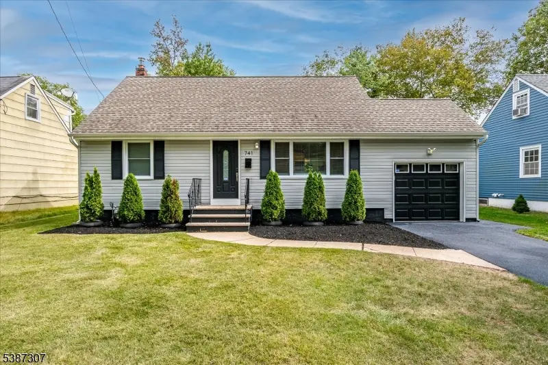 741 Brookside Rd, Rahway, NJ 07065 - Image #1